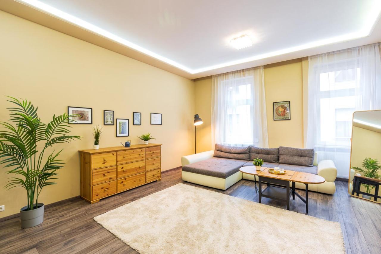 Apartment Vibrant And Spacious Downtown Flat *