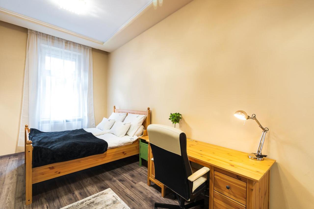 Apartment Vibrant And Spacious Downtown Flat